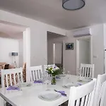Villa Sky